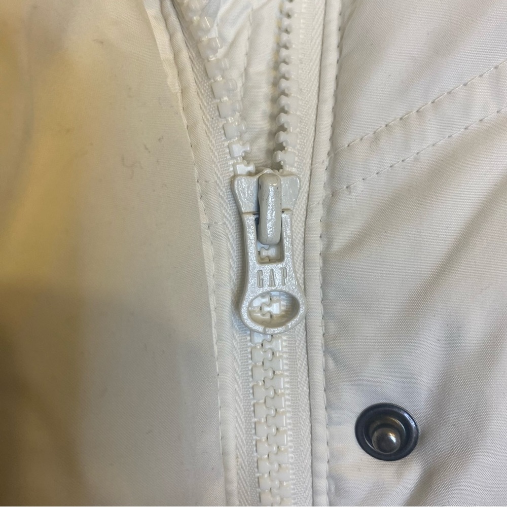 GAP White Puffer Vest Size Small Missing Hood - Picture 10 of 13